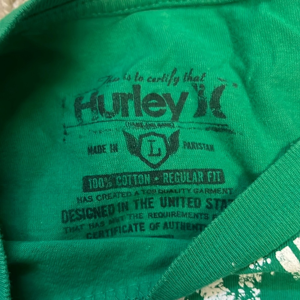 Y2K Hurley Men’s Sz large t-shirt green  color short sleeves - Picture 3 of 3